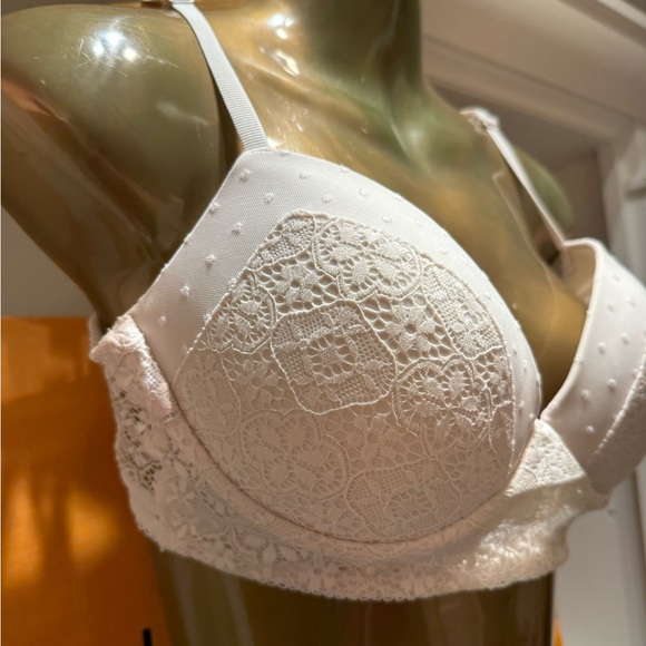 Body by Victoria white lace wireless push-up bra size L - Picture 4 of 7